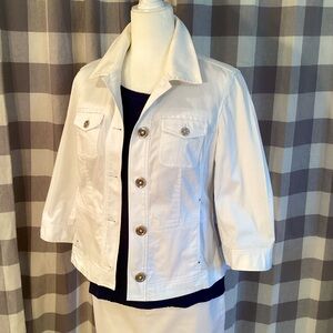 Jones New York White Stretch Jacket with 3/4 length sleeves
